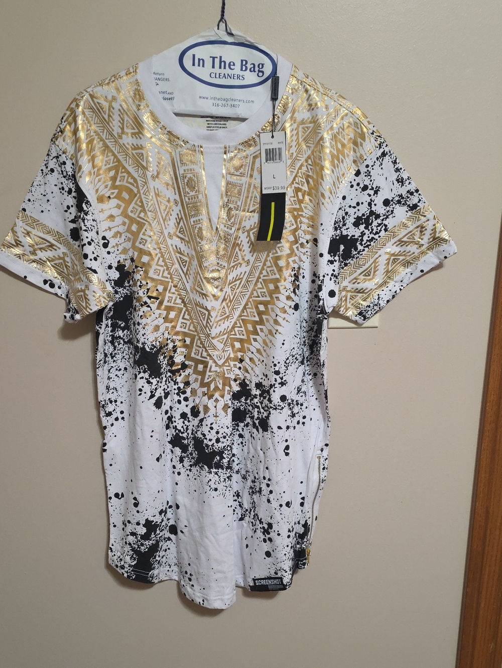 Men's Short Sleeve Split-Neck Shirt in White, Gold & Black
